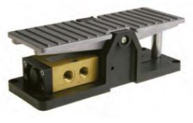 Pneumax 224.53.32.10 - PEDAL NEUMÁTICO 5/3 (C.A.) - TRES POSICIONES 1/4'